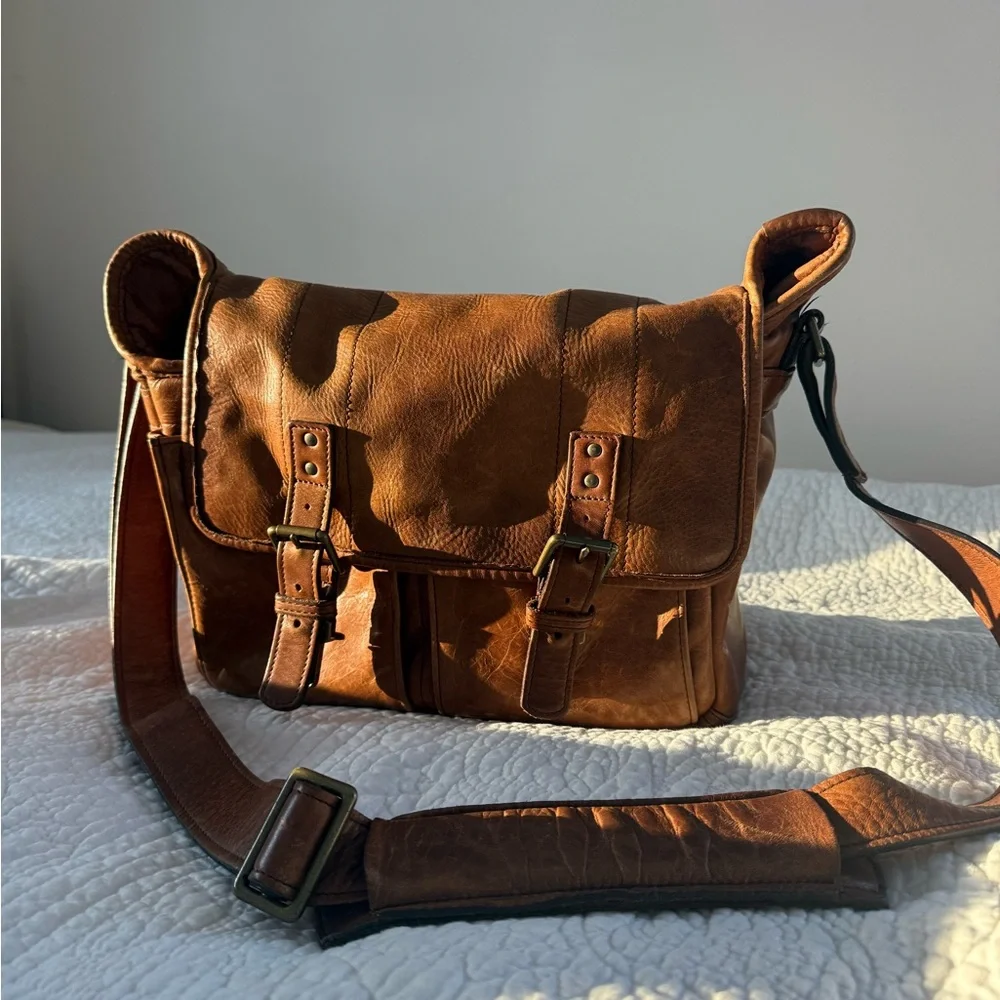 ONE DAY SALE / ONA Vintage Authentic Leather Photography/messenger bag /